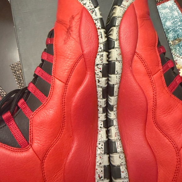 Nike Air Jordan Bulls over Broadway - Picture 6 of 6